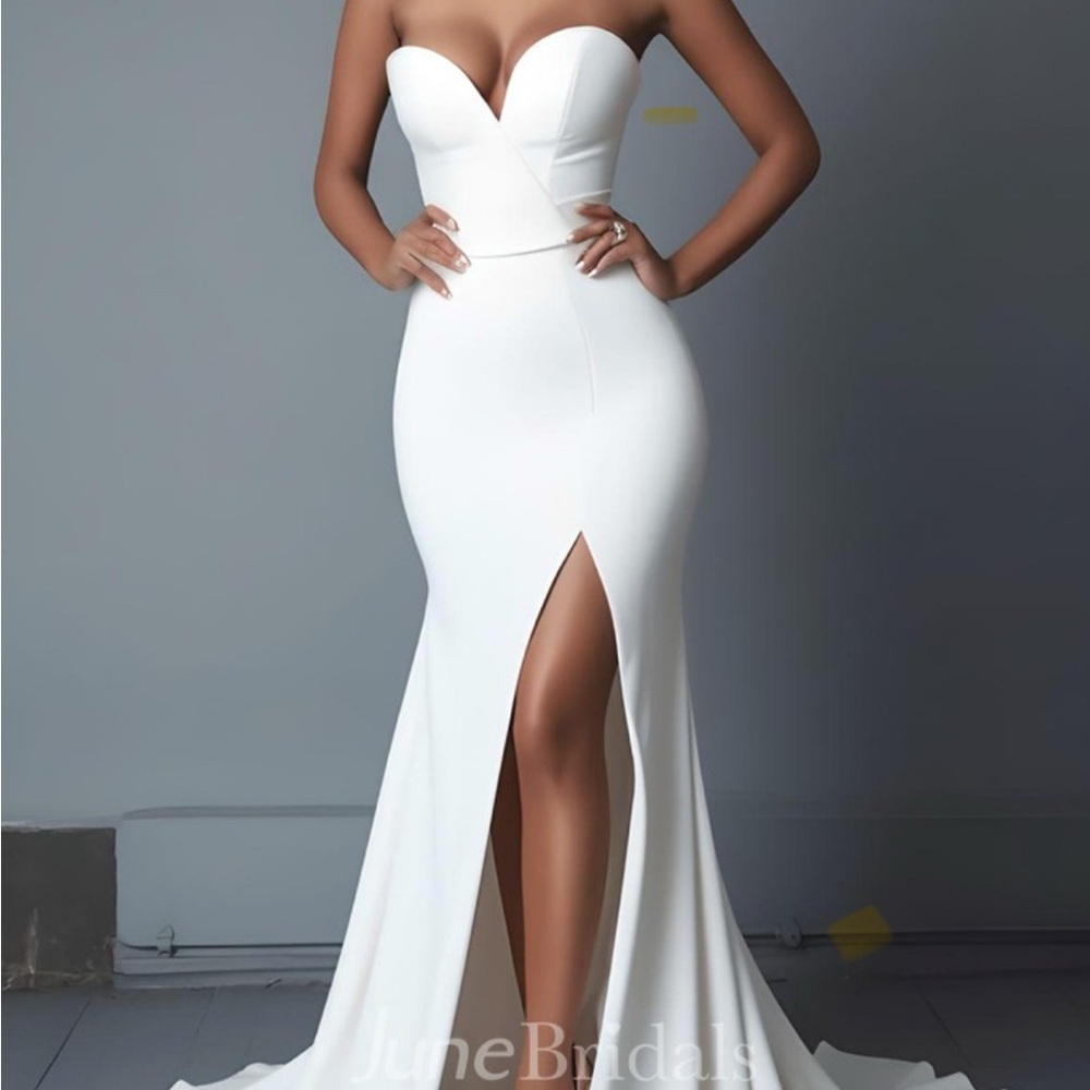 White Strapless Sweetheart Gown